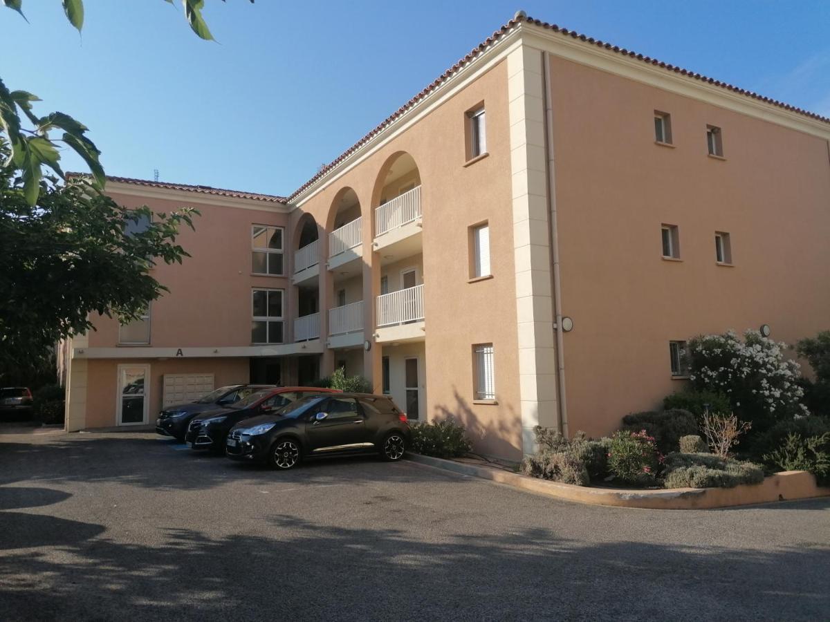 Appartement Residence Les Eucalyptus LʼÎle-Rousse Exteriér fotografie